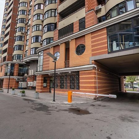 New building near Arena City Lesi Ukrainky 7a Kiev Bagian luar foto