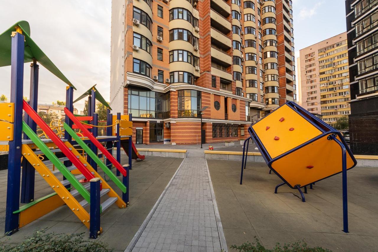 New building near Arena City Lesi Ukrainky 7a Kiev Bagian luar foto